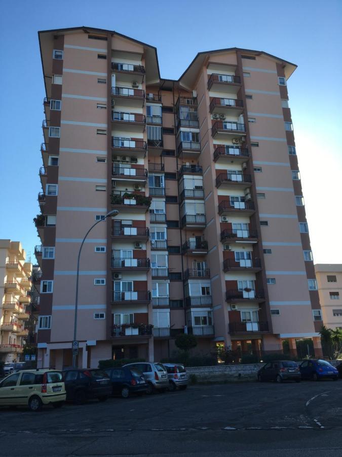 B&B Al Campanile 塔兰托 外观 照片