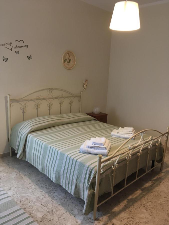 B&B Al Campanile 塔兰托 外观 照片